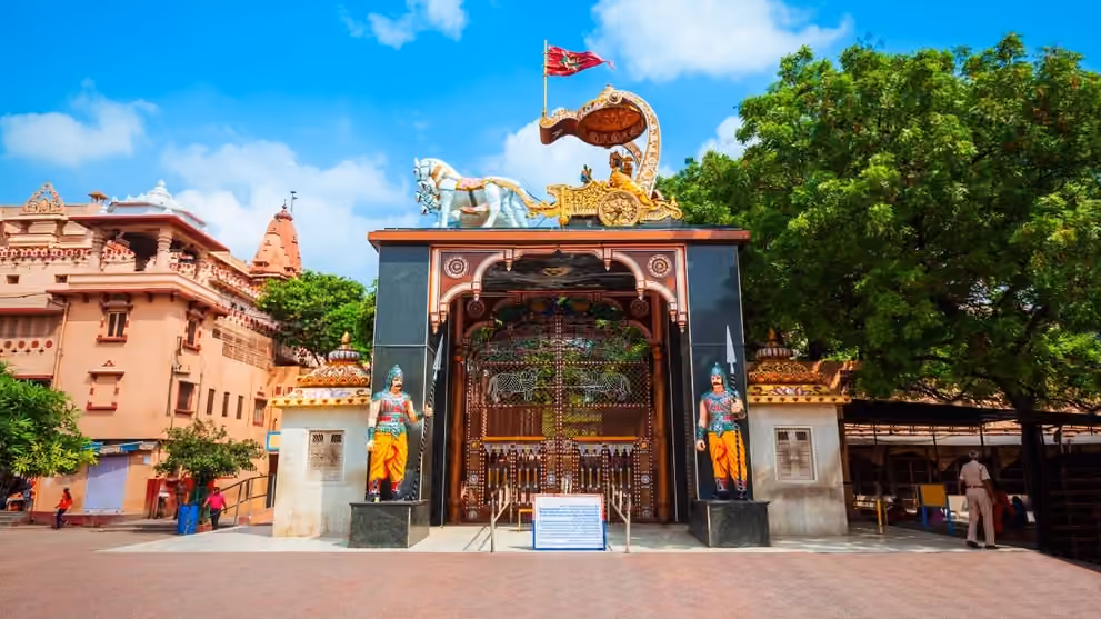 Shri Krishna Janmabhoomi Temple Mathura â€“ Timings, History, Darshan Guide & How to Reach